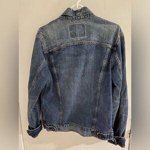 Men’s medium Levi denim jacket